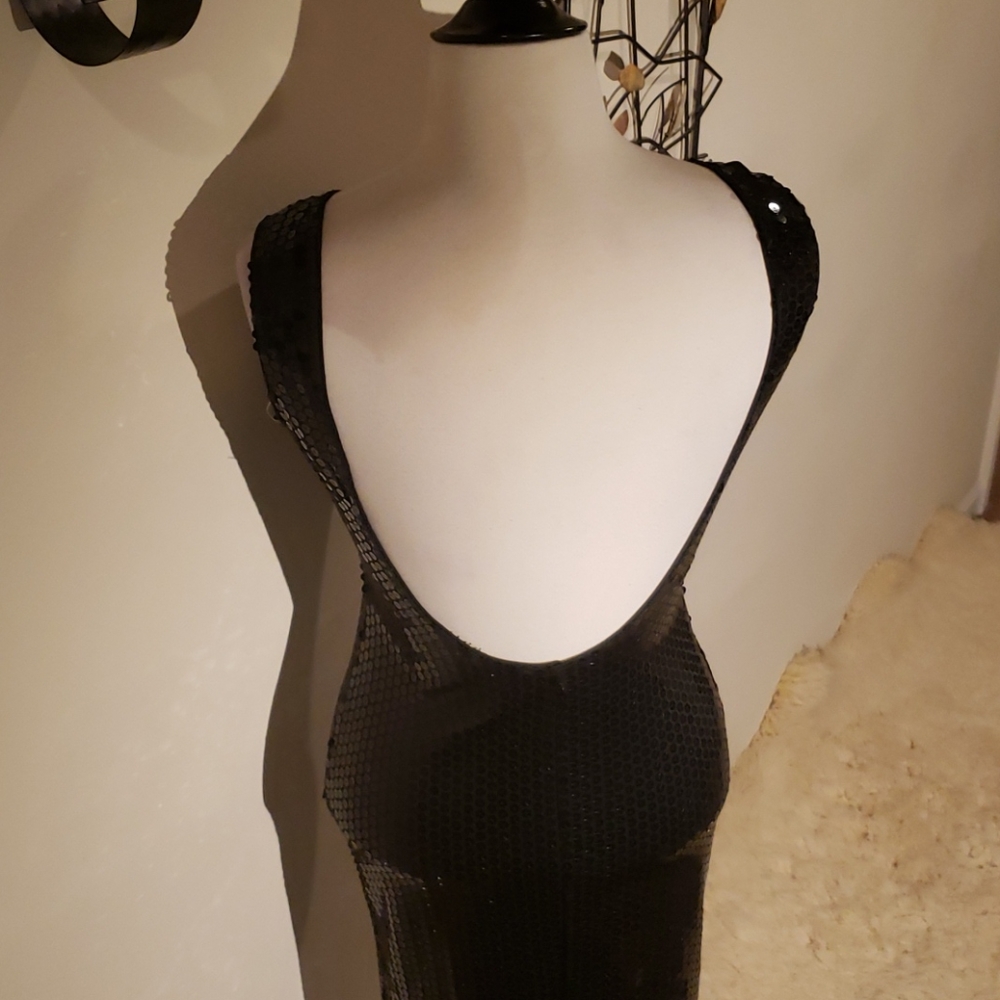 GLENROB DRESS - Picture 8 of 16